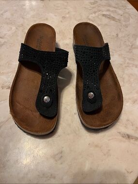 Modabella Black Rhinestone Toe‑Post Leather Sandals